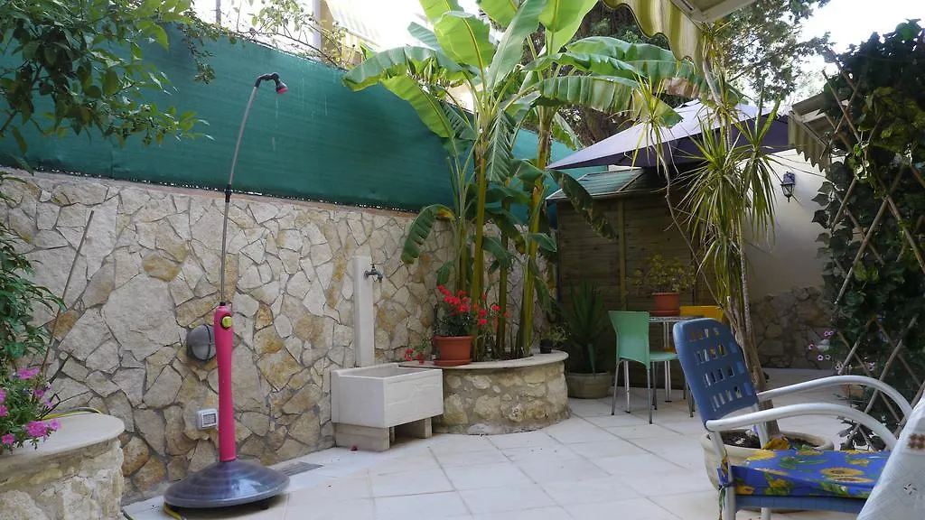 Guesthouse Marinapoetto-1