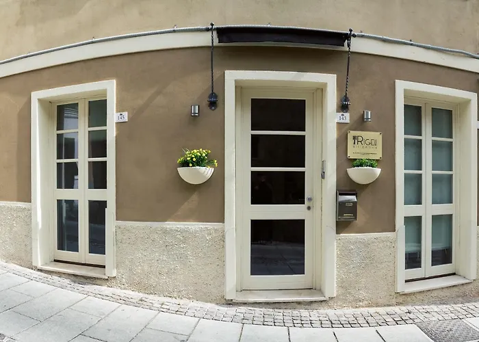 Rigel Villanova Rooms